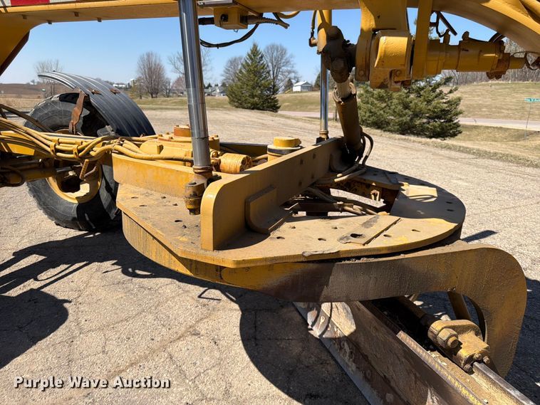 image for item FK0073 1999 Caterpillar 140H motor grader