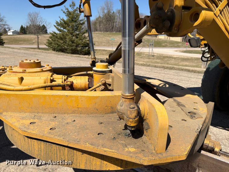 image for item FK0073 1999 Caterpillar 140H motor grader