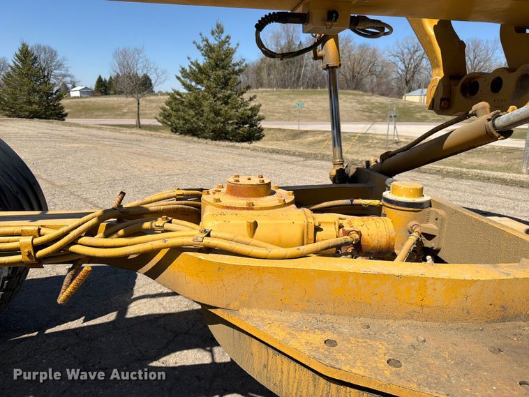 image for item FK0073 1999 Caterpillar 140H motor grader