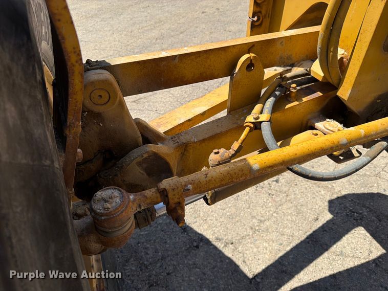 image for item FK0073 1999 Caterpillar 140H motor grader