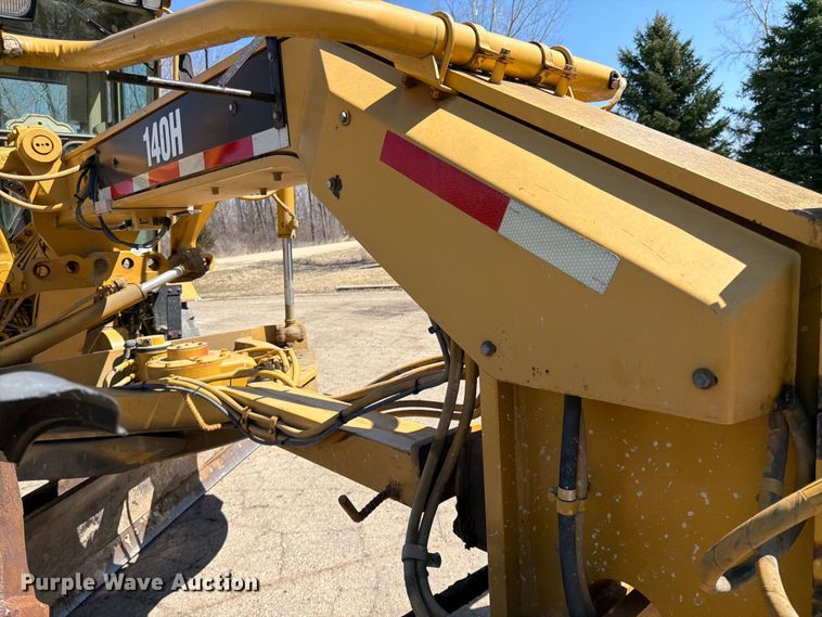 image for item FK0073 1999 Caterpillar 140H motor grader