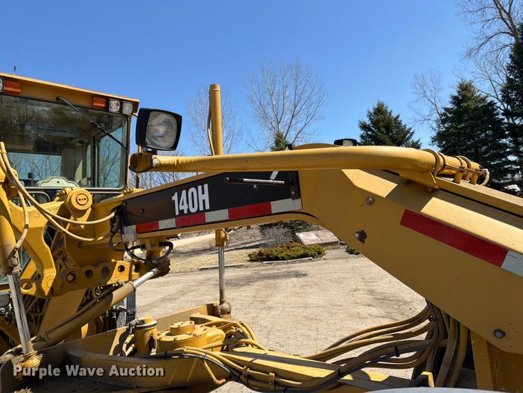 image for item FK0073 1999 Caterpillar 140H motor grader