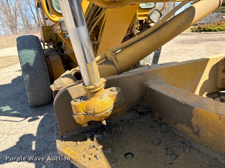 image for item FK0073 1999 Caterpillar 140H motor grader