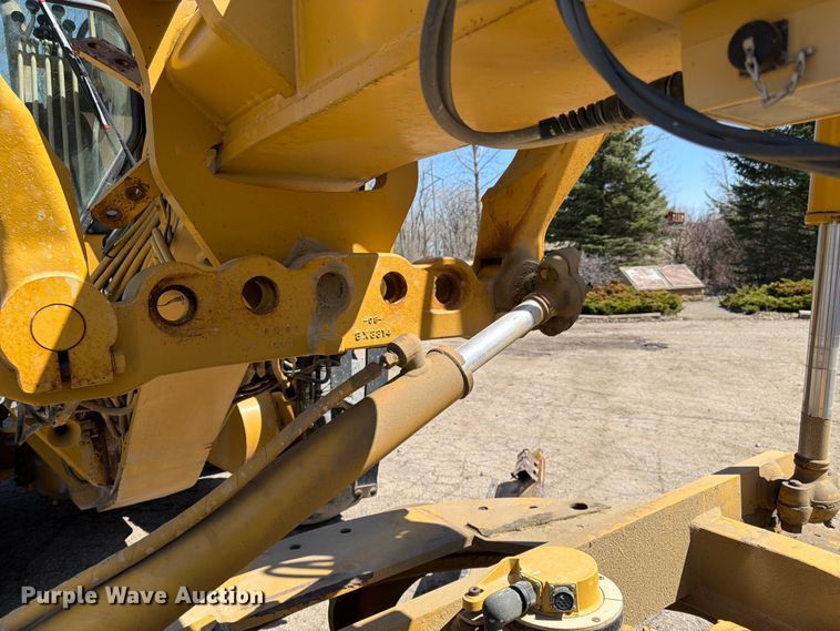 image for item FK0073 1999 Caterpillar 140H motor grader