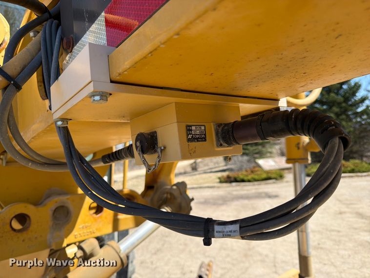 image for item FK0073 1999 Caterpillar 140H motor grader