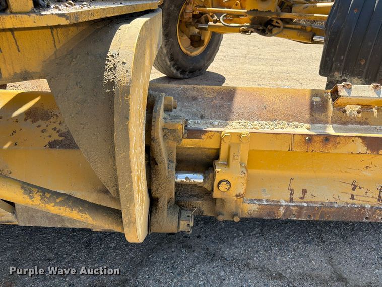 image for item FK0073 1999 Caterpillar 140H motor grader