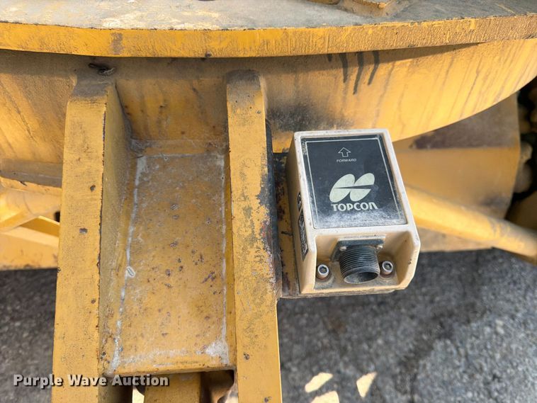 image for item FK0073 1999 Caterpillar 140H motor grader