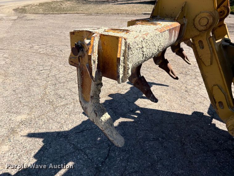 image for item FK0073 1999 Caterpillar 140H motor grader