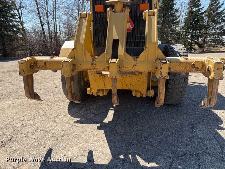 image for item FK0073 1999 Caterpillar 140H motor grader