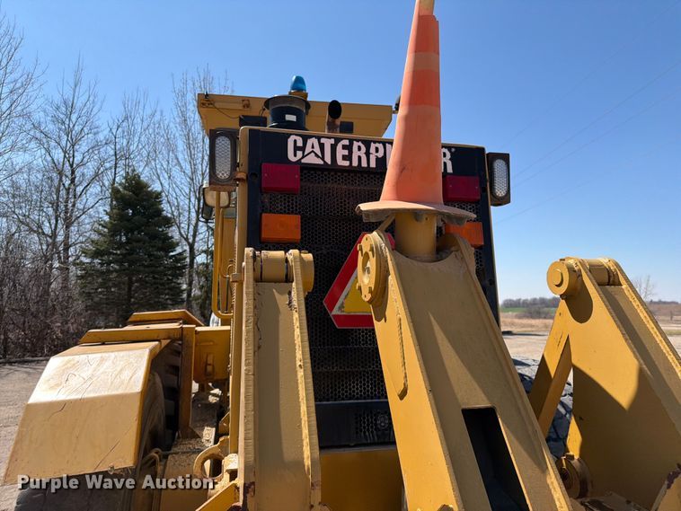 image for item FK0073 1999 Caterpillar 140H motor grader