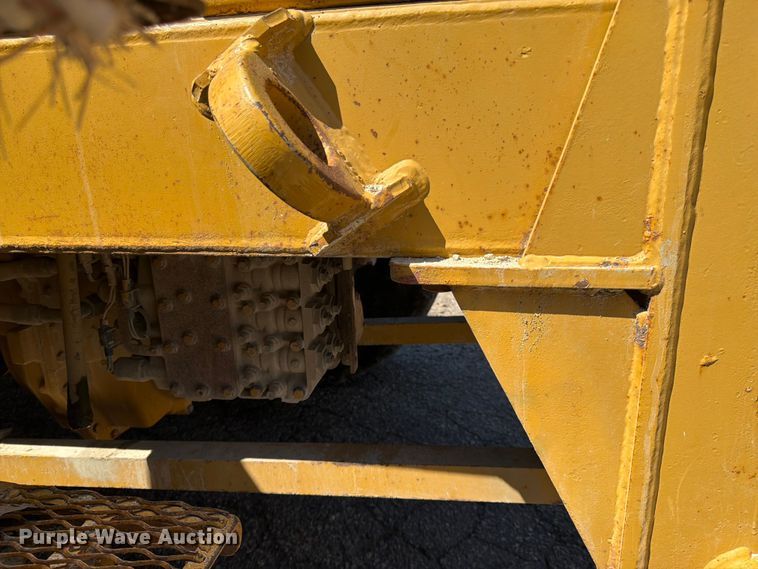 image for item FK0073 1999 Caterpillar 140H motor grader