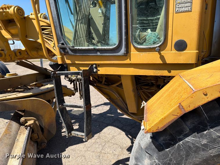 image for item FK0073 1999 Caterpillar 140H motor grader