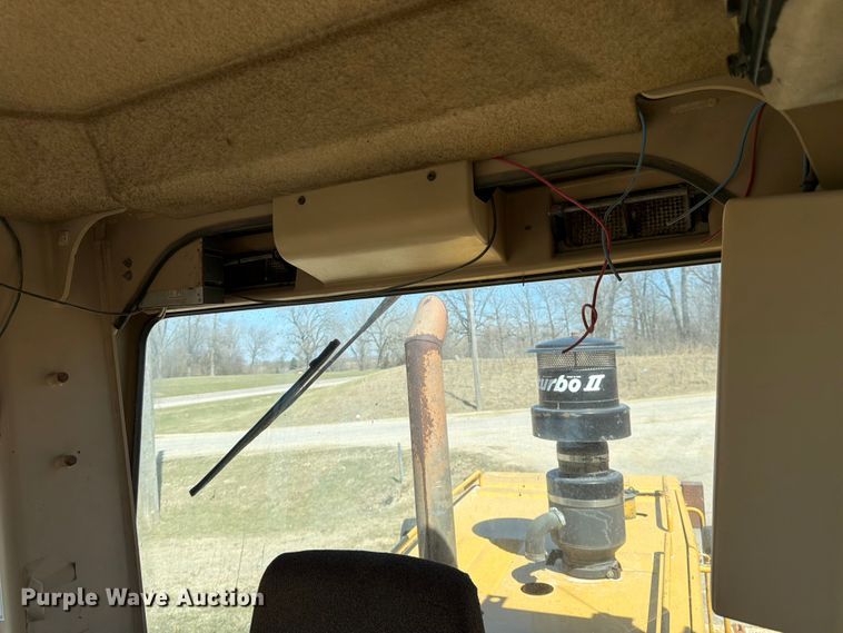 image for item FK0073 1999 Caterpillar 140H motor grader