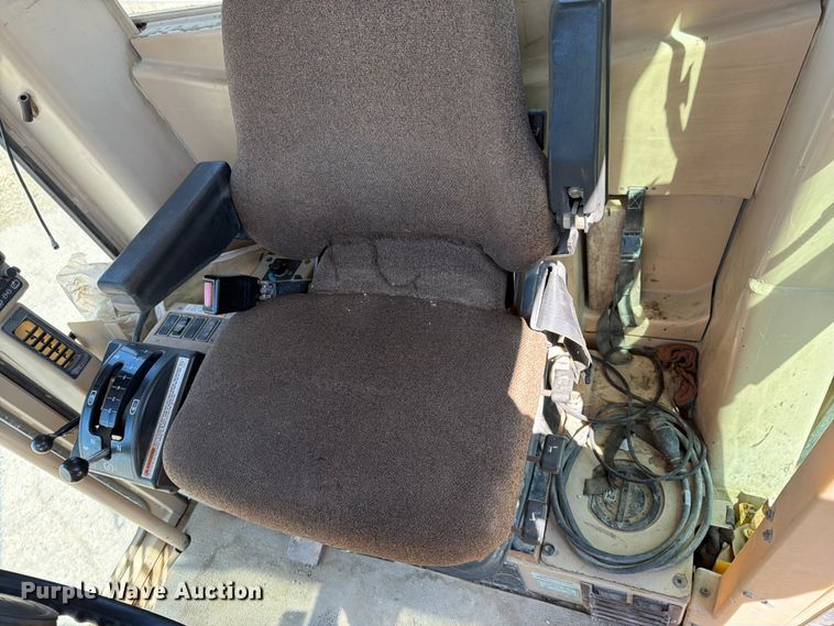 image for item FK0073 1999 Caterpillar 140H motor grader