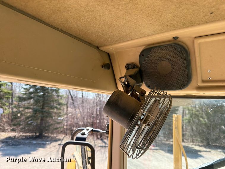 image for item FK0073 1999 Caterpillar 140H motor grader