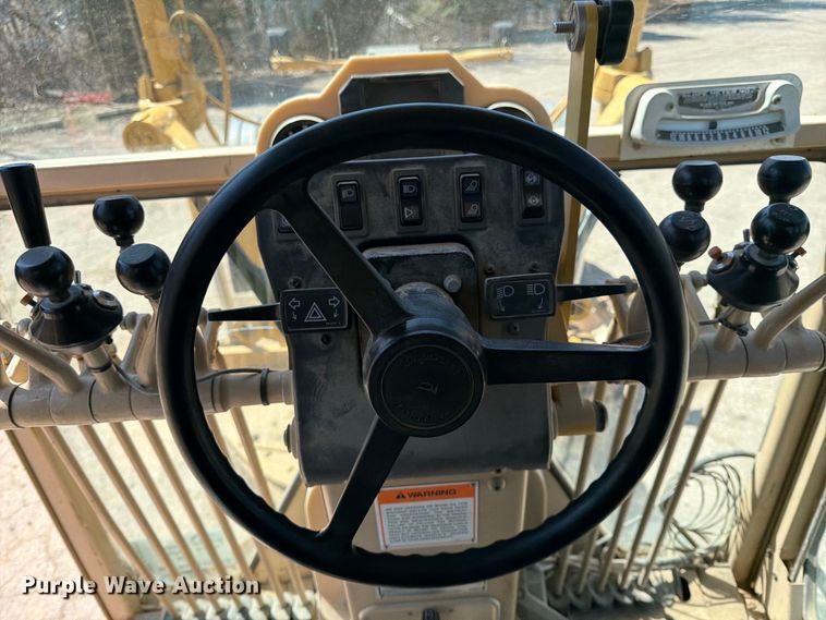 image for item FK0073 1999 Caterpillar 140H motor grader