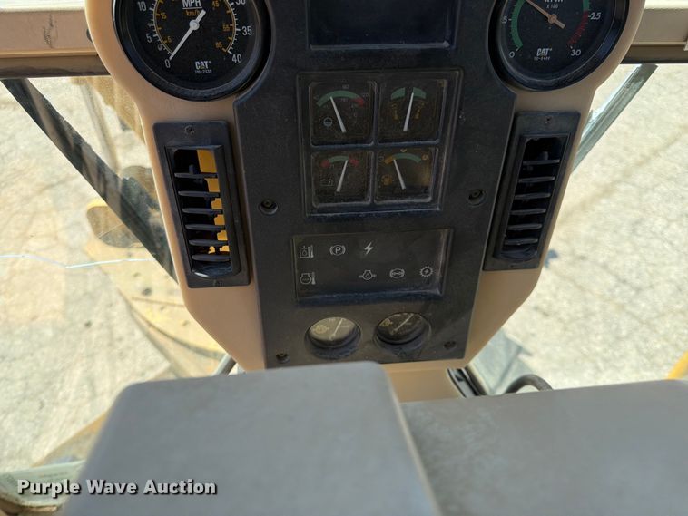 image for item FK0073 1999 Caterpillar 140H motor grader