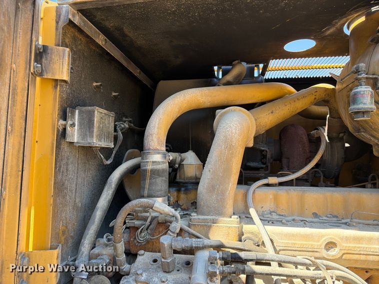 image for item FK0073 1999 Caterpillar 140H motor grader