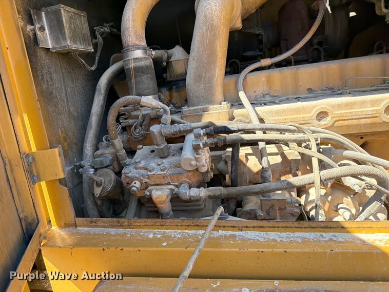 image for item FK0073 1999 Caterpillar 140H motor grader