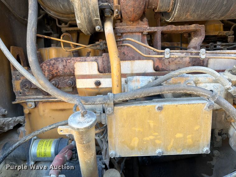 image for item FK0073 1999 Caterpillar 140H motor grader