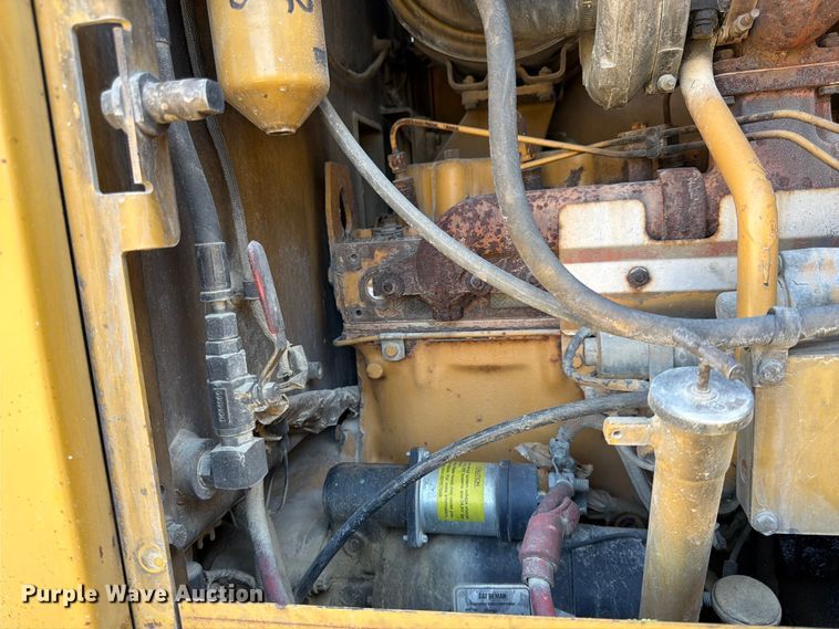 image for item FK0073 1999 Caterpillar 140H motor grader