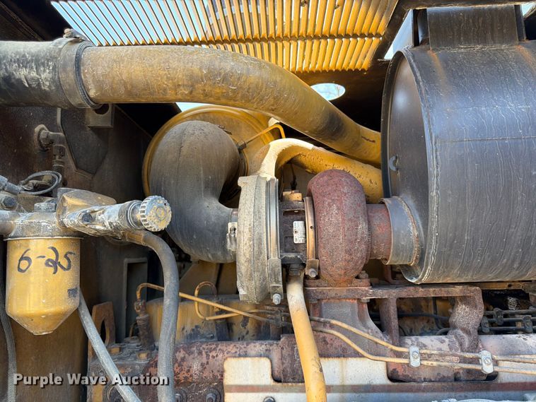 image for item FK0073 1999 Caterpillar 140H motor grader