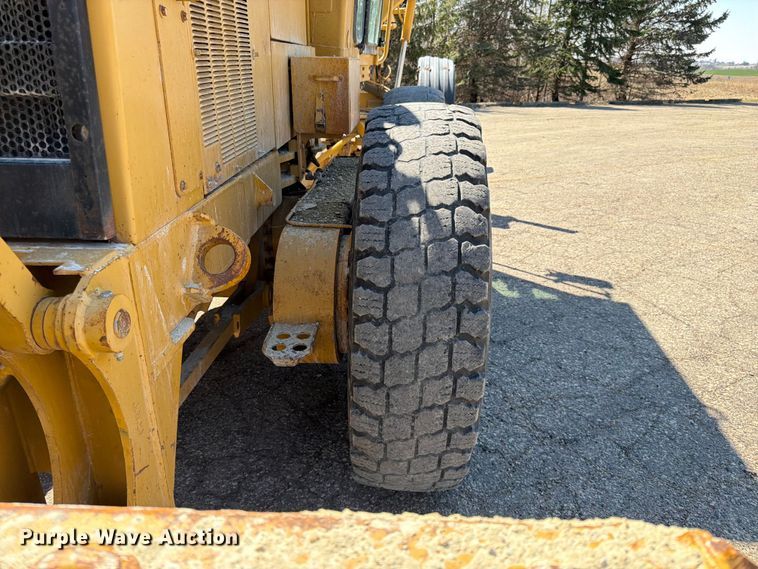 image for item FK0073 1999 Caterpillar 140H motor grader