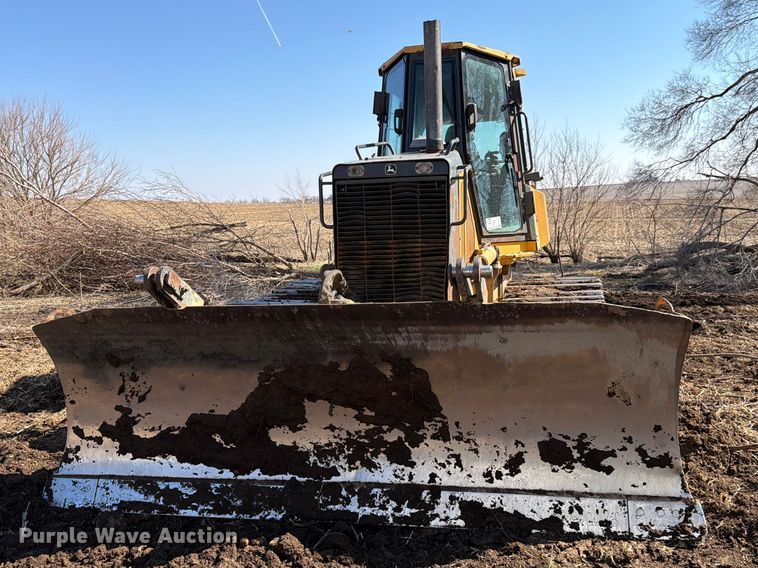 image for item FK0077 2007 John Deere 700J LGP dozer