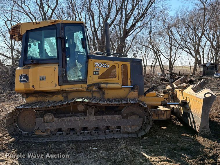 image for item FK0077 2007 John Deere 700J LGP dozer