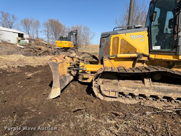 image for item FK0077 2007 John Deere 700J LGP dozer