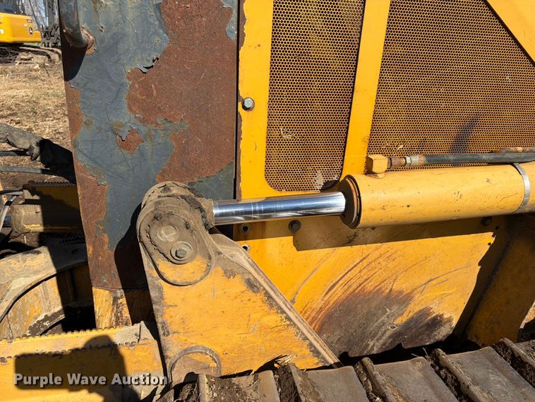 image for item FK0077 2007 John Deere 700J LGP dozer