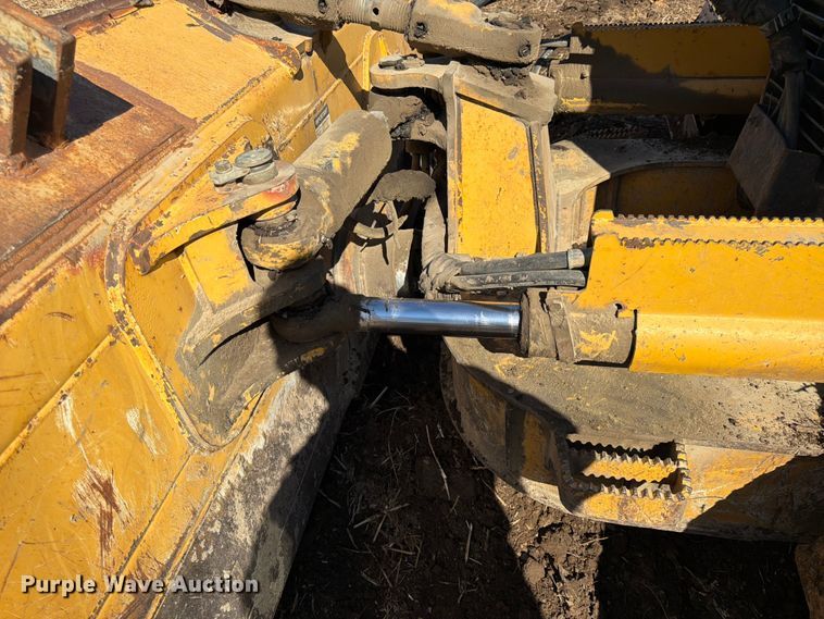 image for item FK0077 2007 John Deere 700J LGP dozer