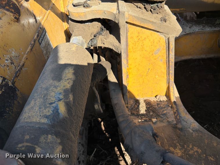 image for item FK0077 2007 John Deere 700J LGP dozer