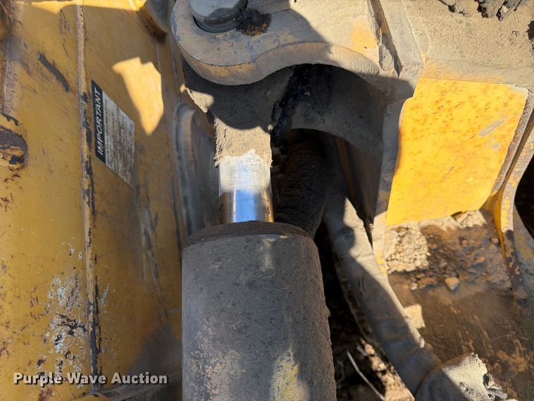 image for item FK0077 2007 John Deere 700J LGP dozer