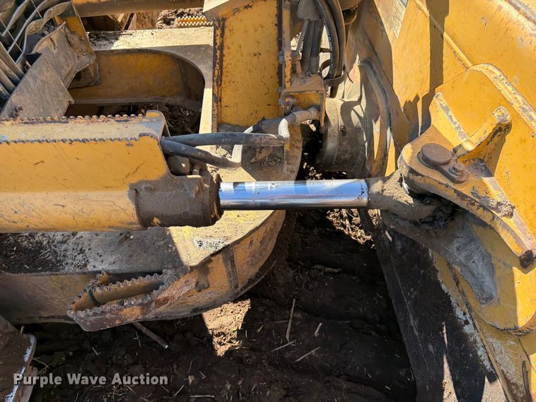 image for item FK0077 2007 John Deere 700J LGP dozer