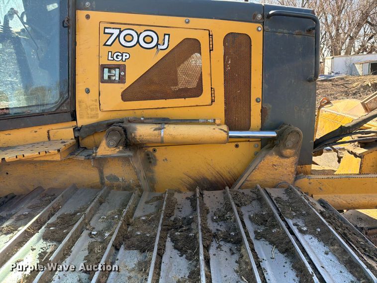 image for item FK0077 2007 John Deere 700J LGP dozer