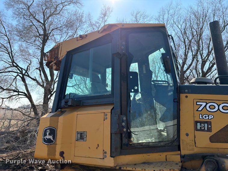 image for item FK0077 2007 John Deere 700J LGP dozer