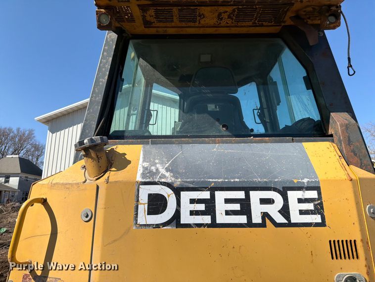 image for item FK0077 2007 John Deere 700J LGP dozer