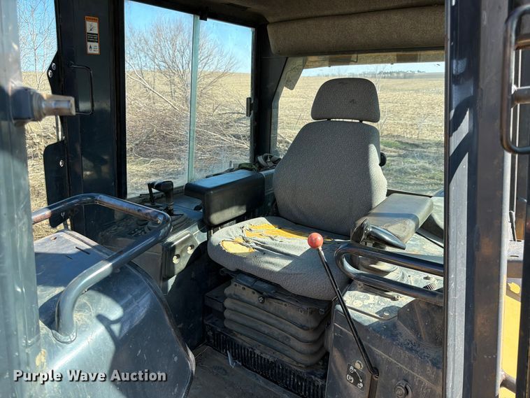 image for item FK0077 2007 John Deere 700J LGP dozer