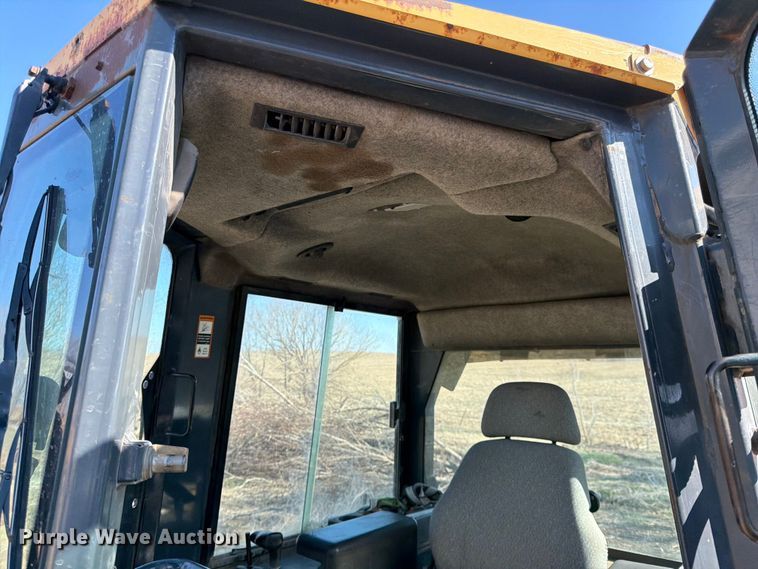 image for item FK0077 2007 John Deere 700J LGP dozer