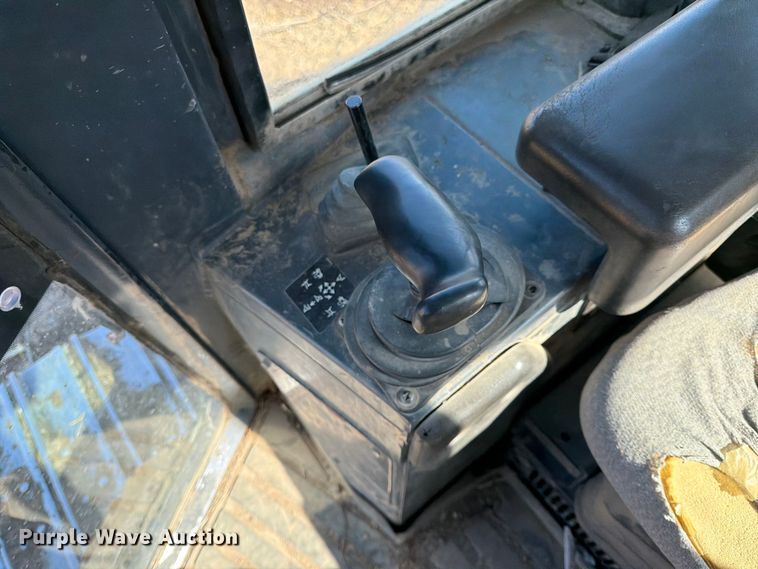 image for item FK0077 2007 John Deere 700J LGP dozer