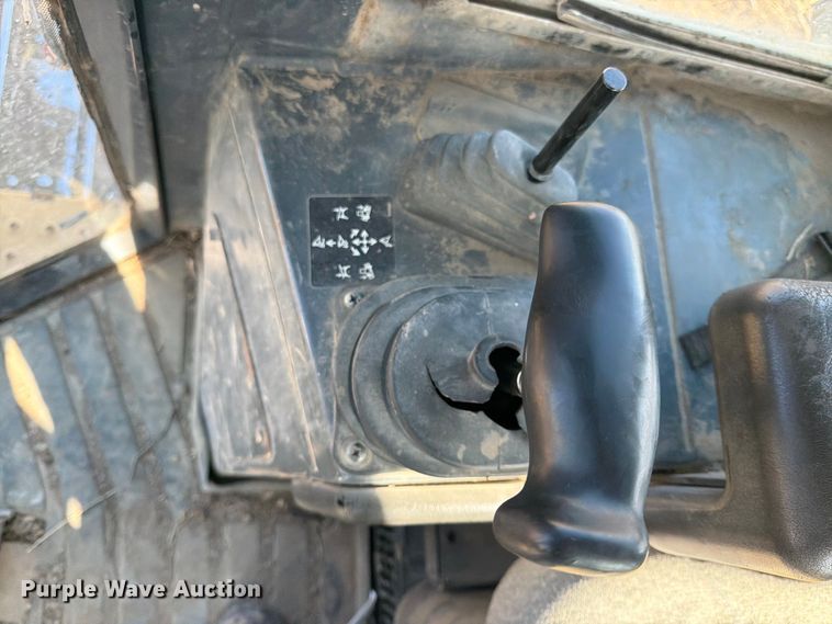 image for item FK0077 2007 John Deere 700J LGP dozer