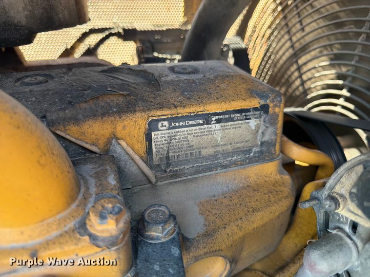 image for item FK0077 2007 John Deere 700J LGP dozer