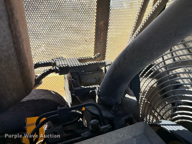 image for item FK0077 2007 John Deere 700J LGP dozer