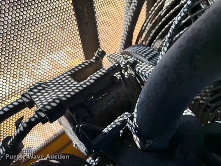 image for item FK0077 2007 John Deere 700J LGP dozer