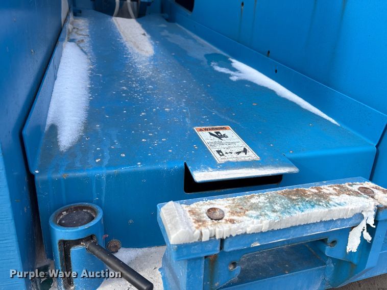 image for item FK1274 2007 Genie S-80 boom lift