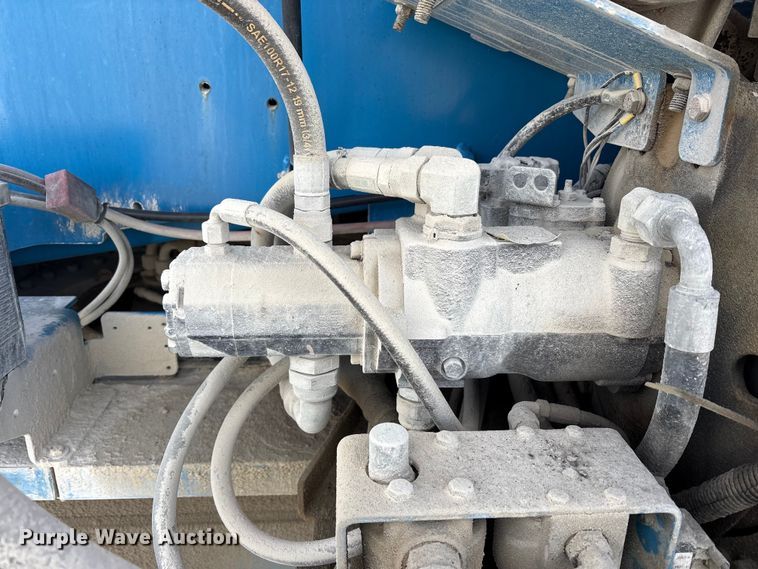 image for item FK1274 2007 Genie S-80 boom lift