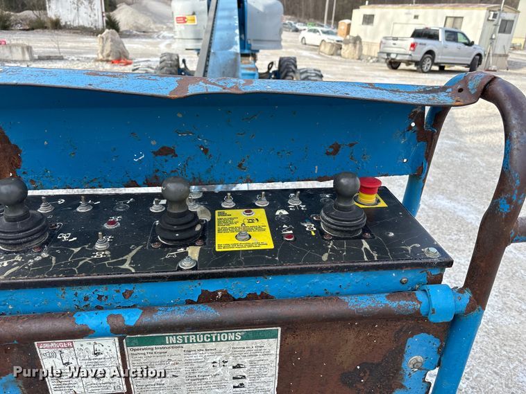 image for item FK1274 2007 Genie S-80 boom lift