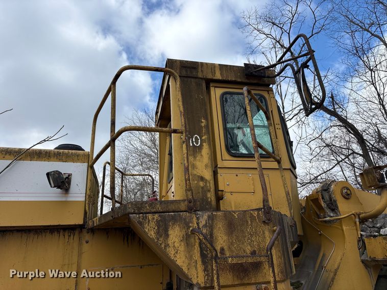 image for item FK1276 1994 Caterpillar 988F wheel loader