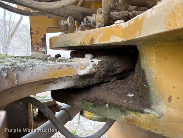 image for item FK1276 1994 Caterpillar 988F wheel loader